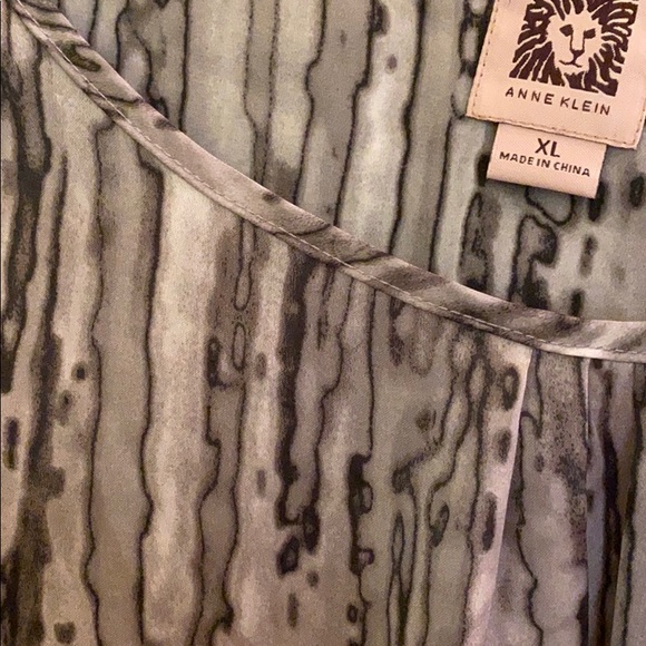 Anne Klein silky top - Picture 2 of 6